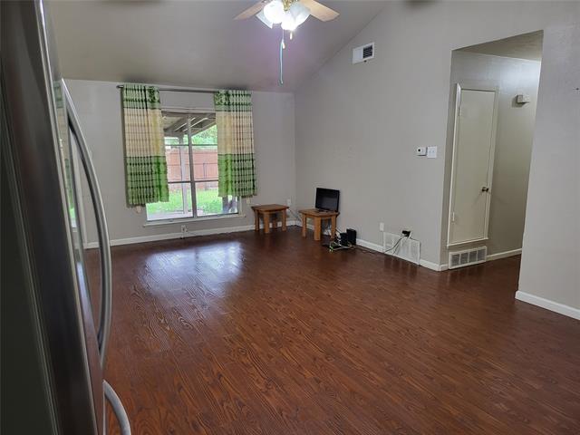 Building Photo - 1018 Vegas Dr