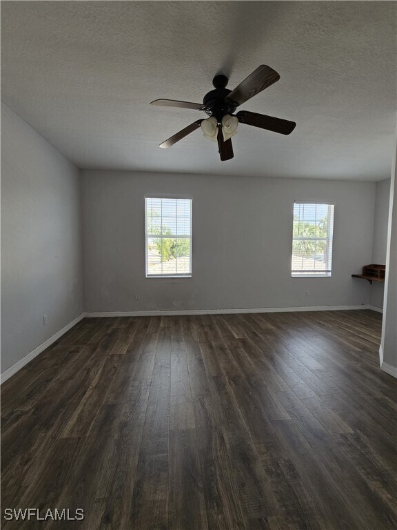Building Photo - 28279 Jeneva Way