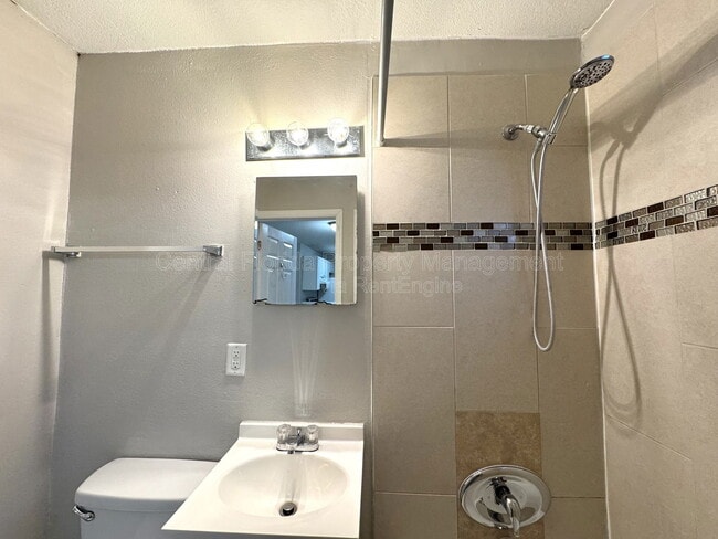 Building Photo - 430 S Parsons Ave