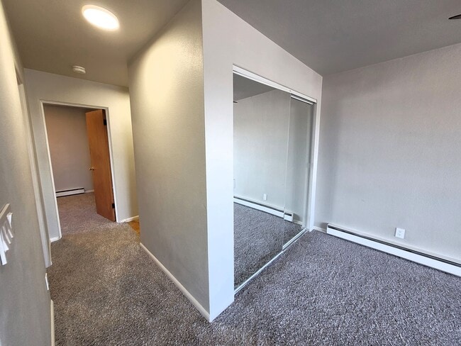 Building Photo - Southside Condo with a View - 1 Bedroom - ...