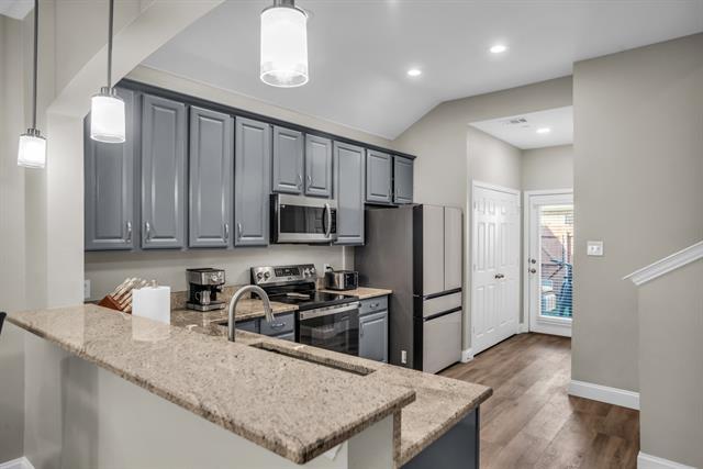 Building Photo - 575 S Virginia Hills Dr