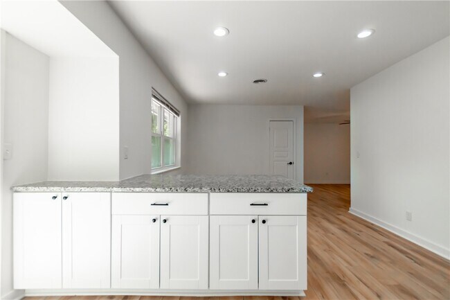 Building Photo - 2332 S Clover Dr