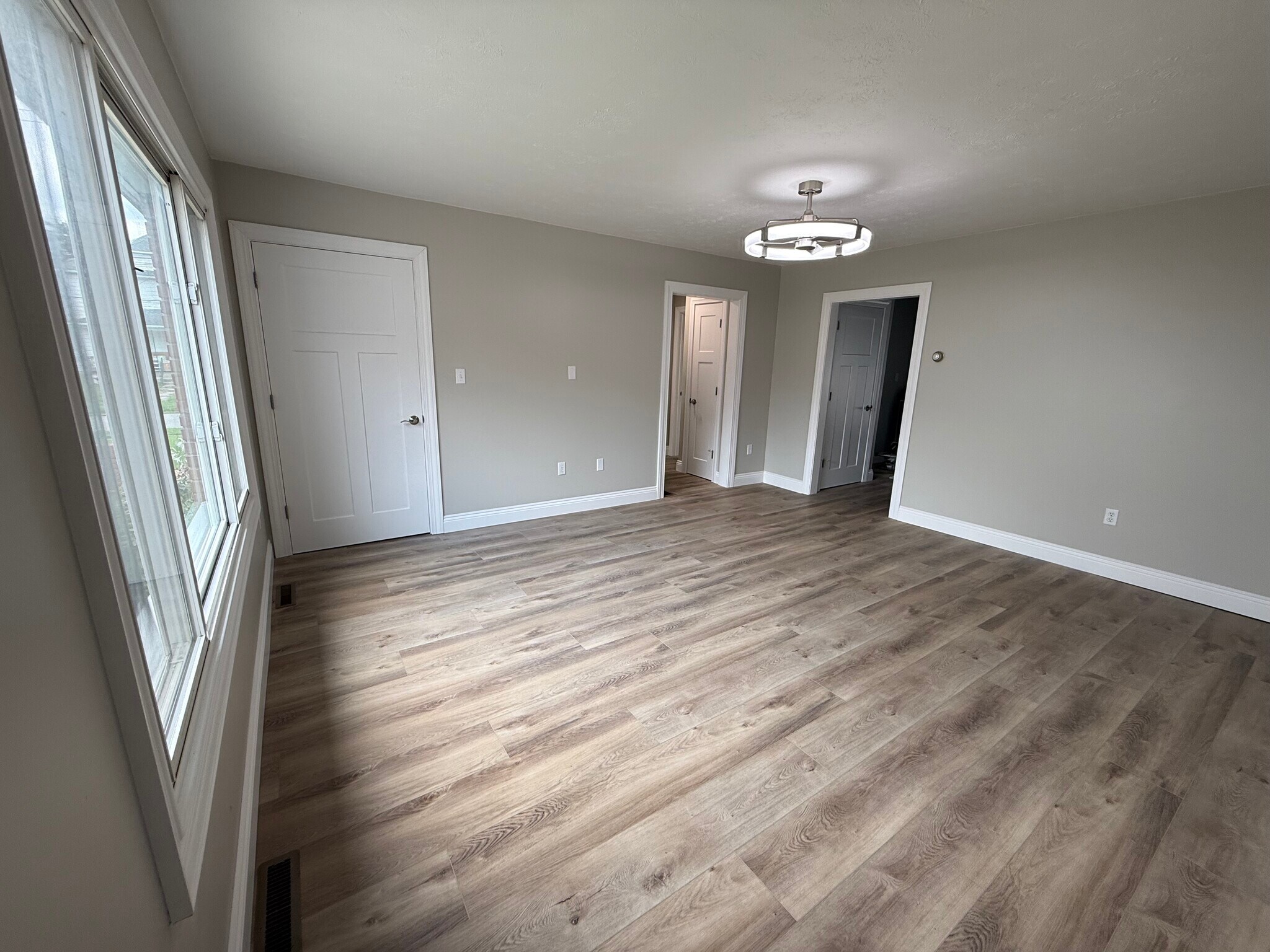 Living Room - 120 Glendale St