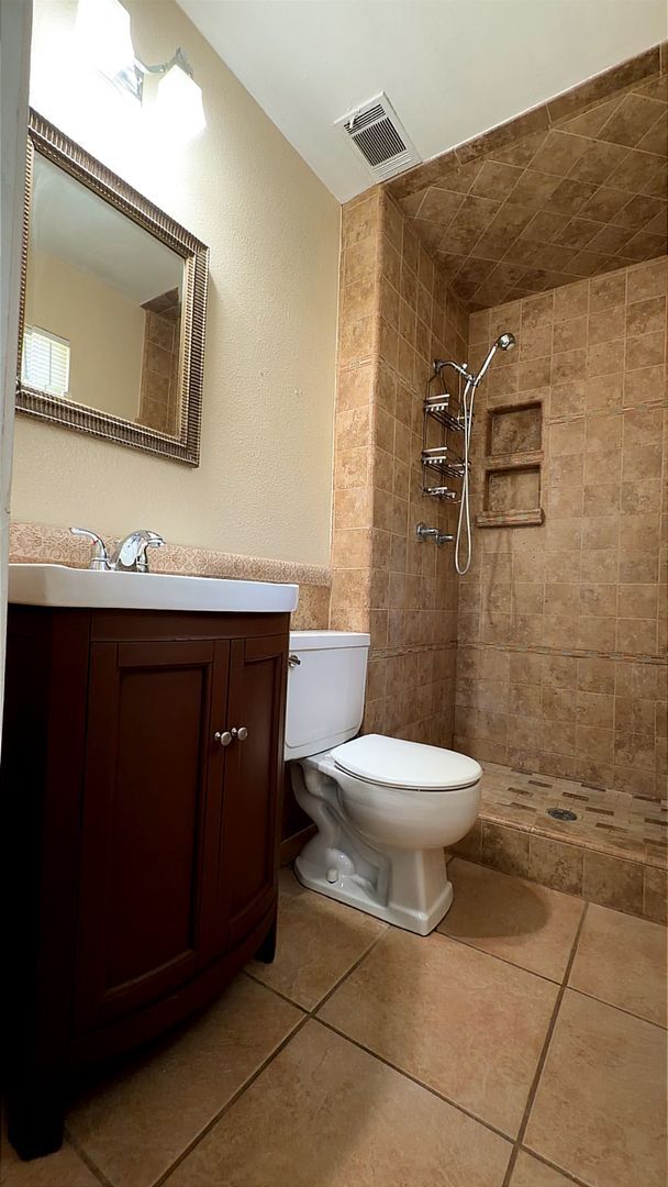 Building Photo - 2632 Story Ave