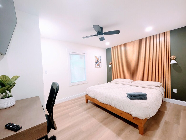 Building Photo - 10 Burnett Ferry Rd SW