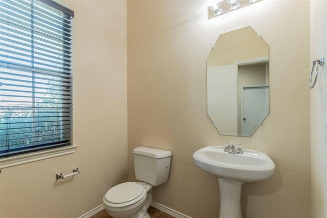 Building Photo - 12116 Pecangate Way