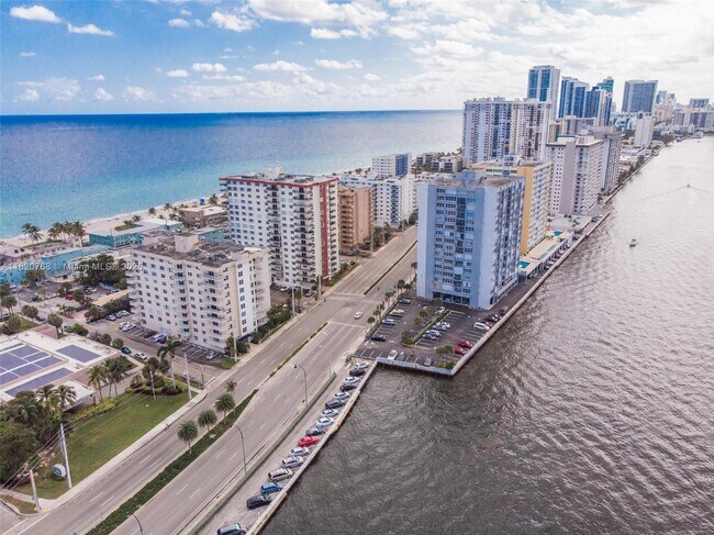 Building Photo - 1401 S Ocean Dr