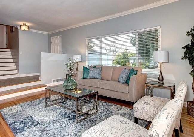 Building Photo - 5954 Sorrel Ave