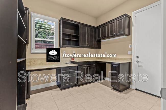 Building Photo - 1642 Pinot Pl