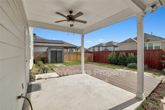 Building Photo - 15801 Crissom Ln