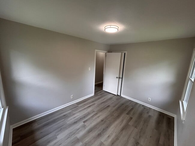 Building Photo - 4402 Kiger St SW