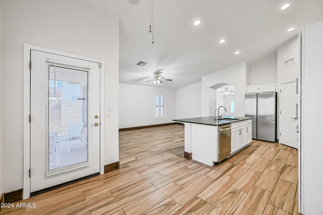 Building Photo - 4436 E Mountain Sage Dr
