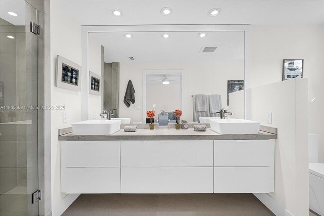 Building Photo - 397 Harbor Ct