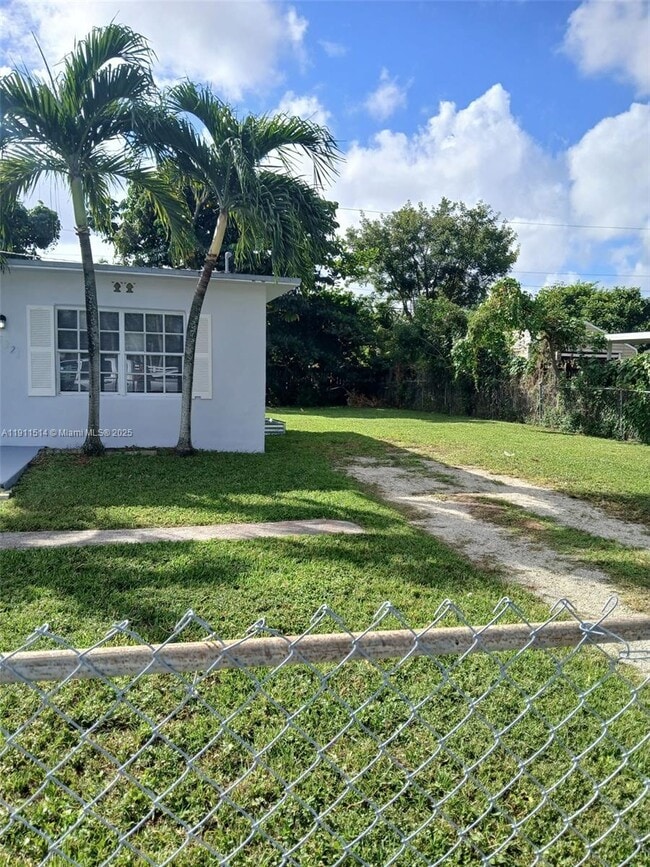 Building Photo - 15324 Lincoln Dr