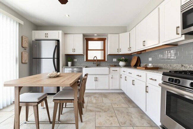 Building Photo - 8629 W Summerdale Ave