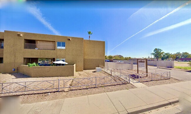 Primary Photo - 4635 N 27th Ave