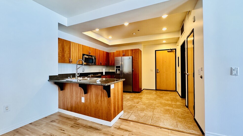 Building Photo - 1551 4th Ave