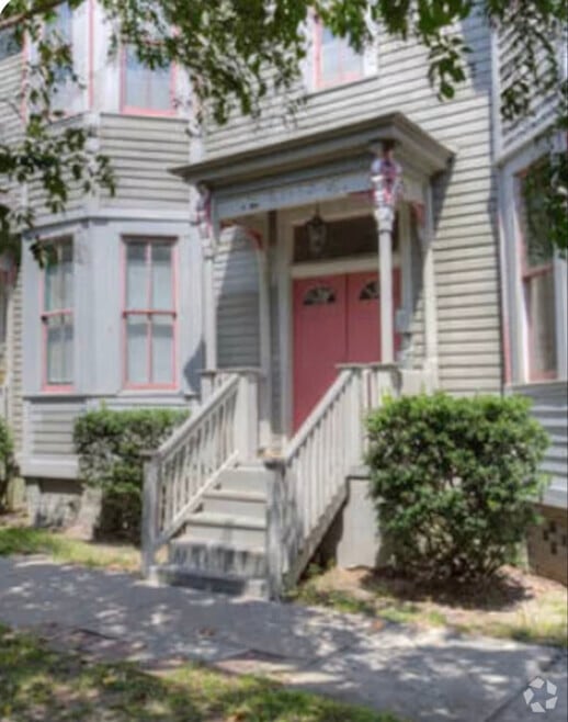 Building Photo - 318 W Hall St