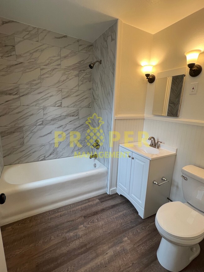 Building Photo - 3 bedrooms 1 bathrooms house for rent