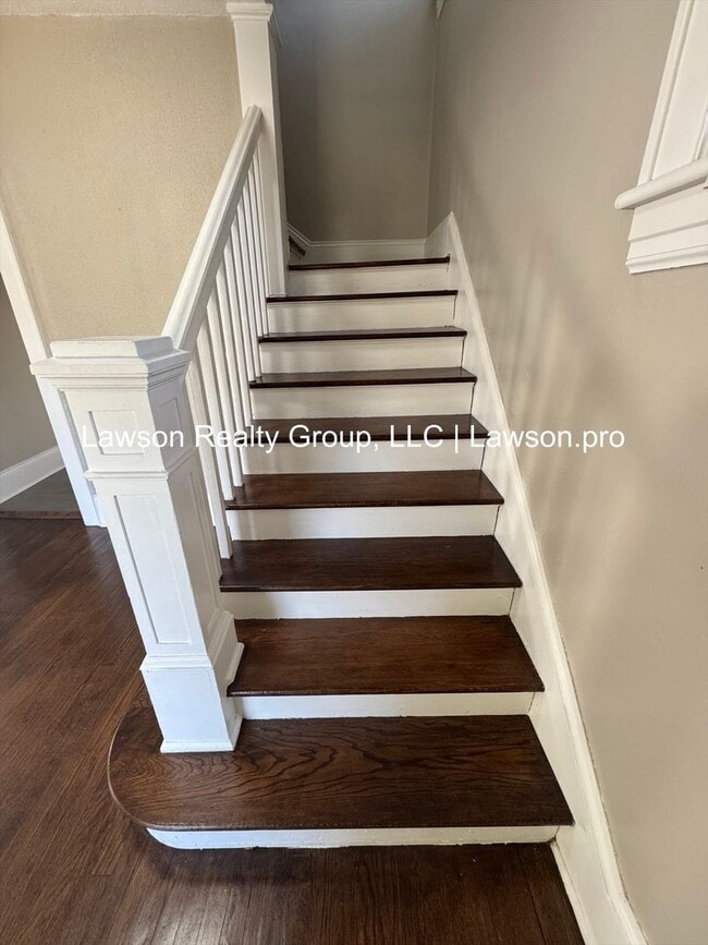 Building Photo - Updated Four Bedroom Home Close to Downtown Roanoke!