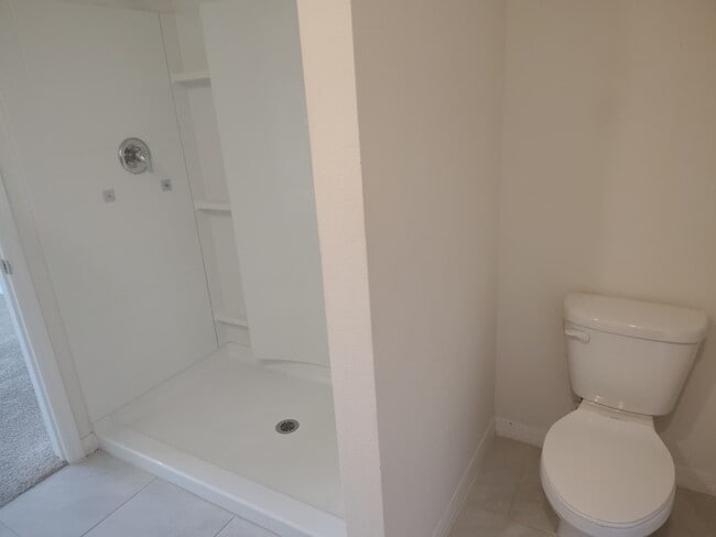 Building Photo - 775 Chinoy Rd