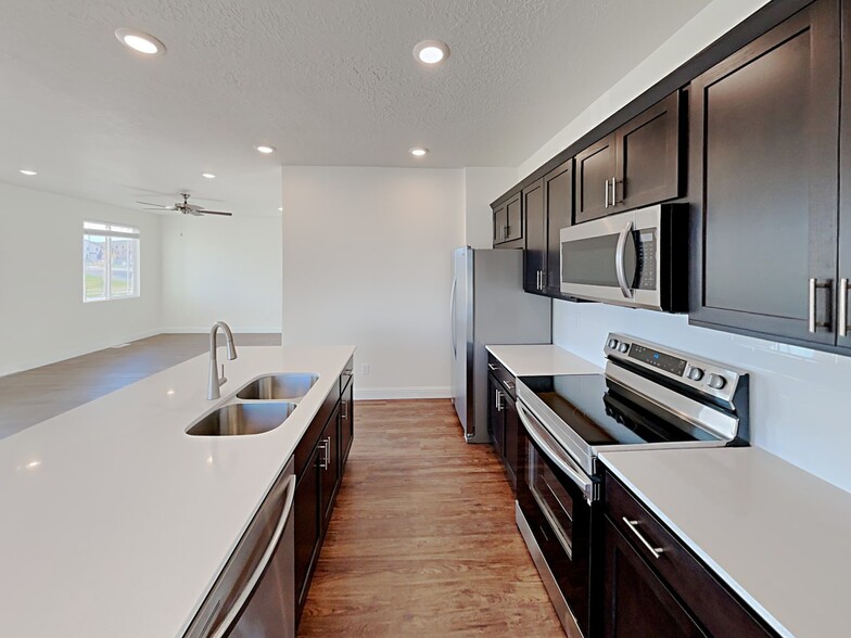 Building Photo - 5998 Verdigris Dr