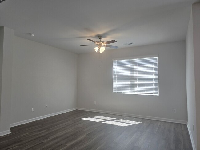 Building Photo - 5188 Captain Dr