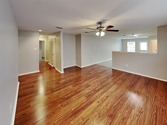Building Photo - 1128 Maplewood Ln