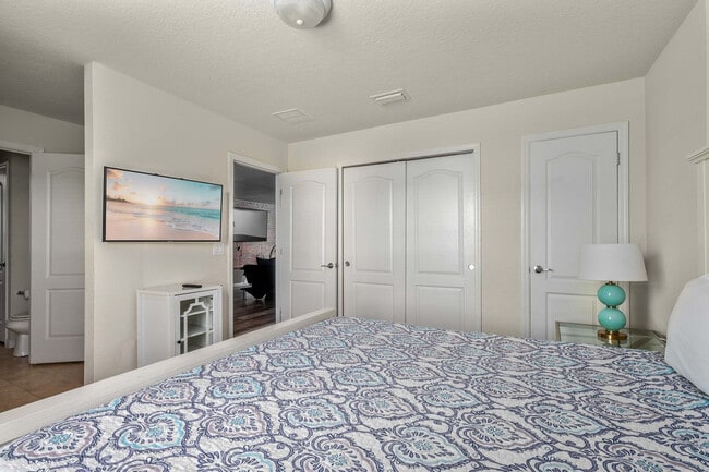 Building Photo - 1626 Lima Ave