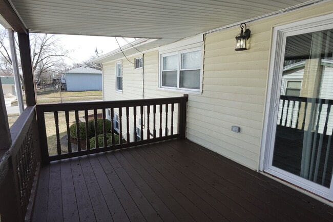 Building Photo - 1800 Hollywood Ave