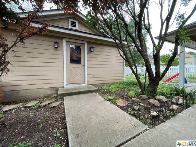 Building Photo - 5651 Hartson