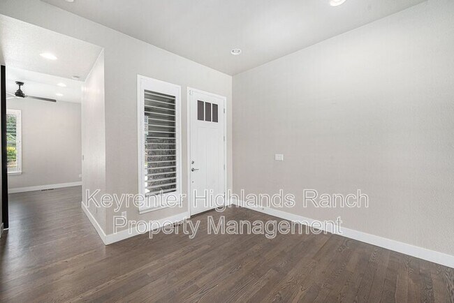 Building Photo - 533 Red Thistle Dr