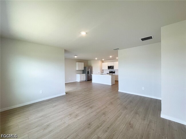 Building Photo - 1321 NE 9th St