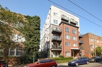 Building Photo - North Capital Hill owner offering move in special