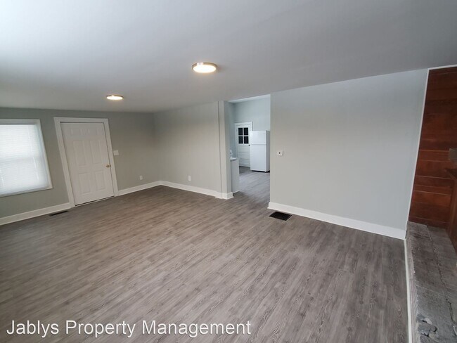 Building Photo - 3 br, 1 bath House - 902 Park Ave