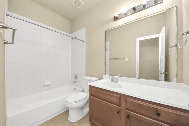 Building Photo - 6106 Grassy Haven Ln