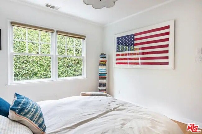 Building Photo - 1972 Stearns Dr