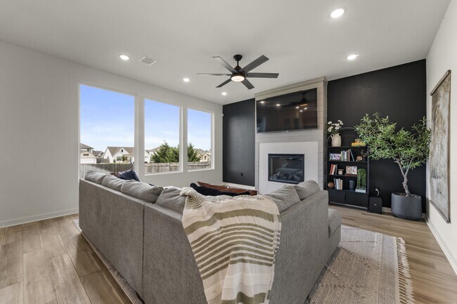 Building Photo - 9925 Bridlewood Ln