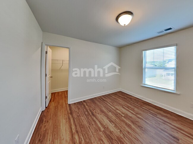 Building Photo - 147 Hazel Pk Dr