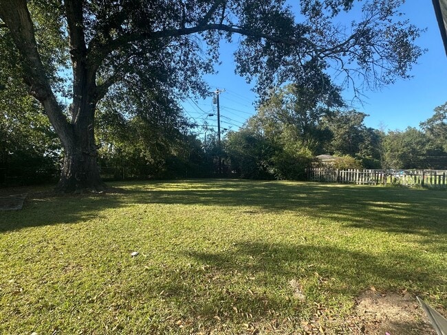 Building Photo - Adorable 3 bed, 1 bath home in Lafayette!