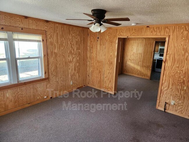 Building Photo - 311 S Cash