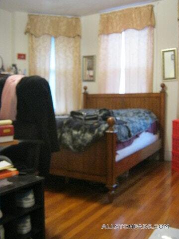 Building Photo - 15 Scottfield Rd