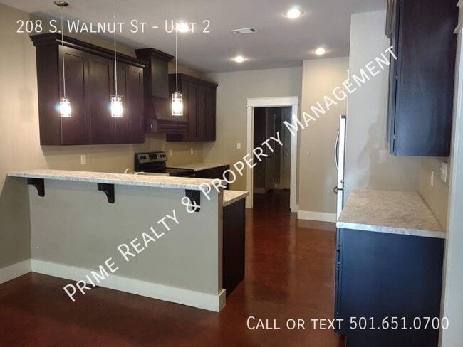 Building Photo - 208 S Walnut St
