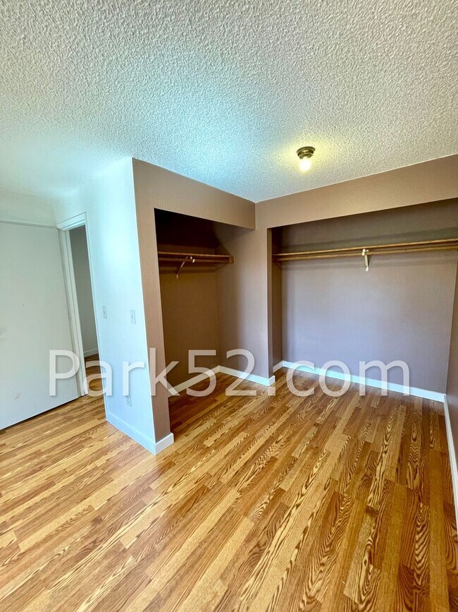 Building Photo - 5959 S 12th St