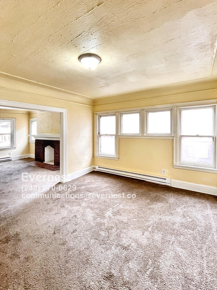 Building Photo - 3032 Cortland St
