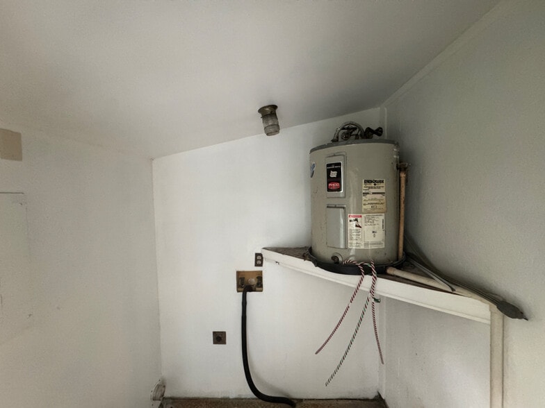 Building Photo - 21514 Campbell Dr