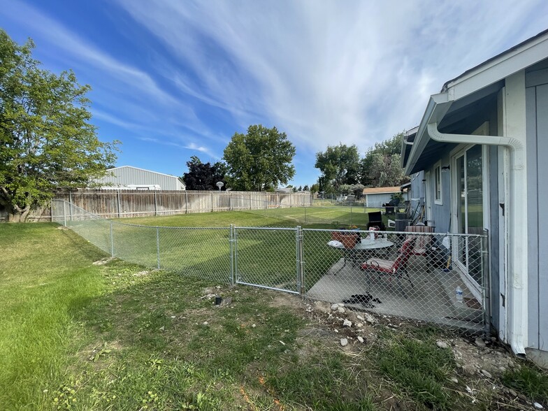 Building Photo - 1003 S Zillah Ct