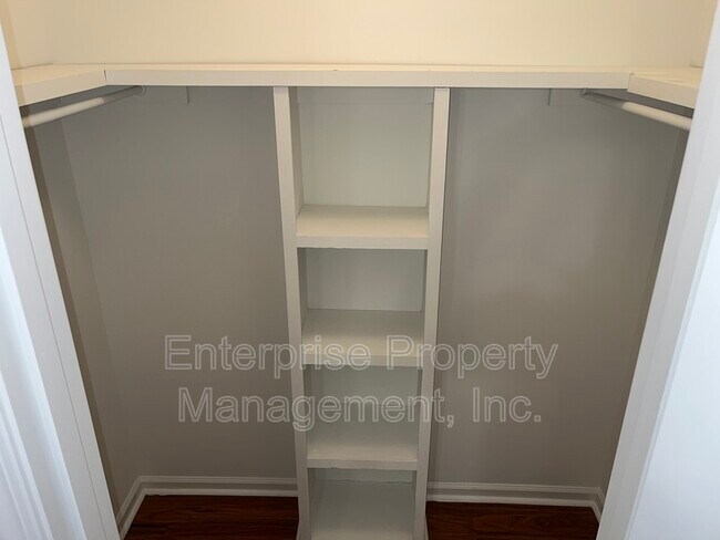 Building Photo - 4155 Tunbridge Pl