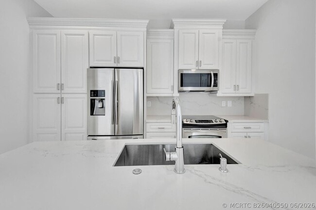 Building Photo - 838 NW 83rd Ln
