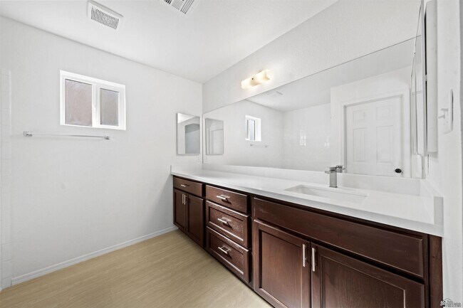 Building Photo - 7272 E 45th St